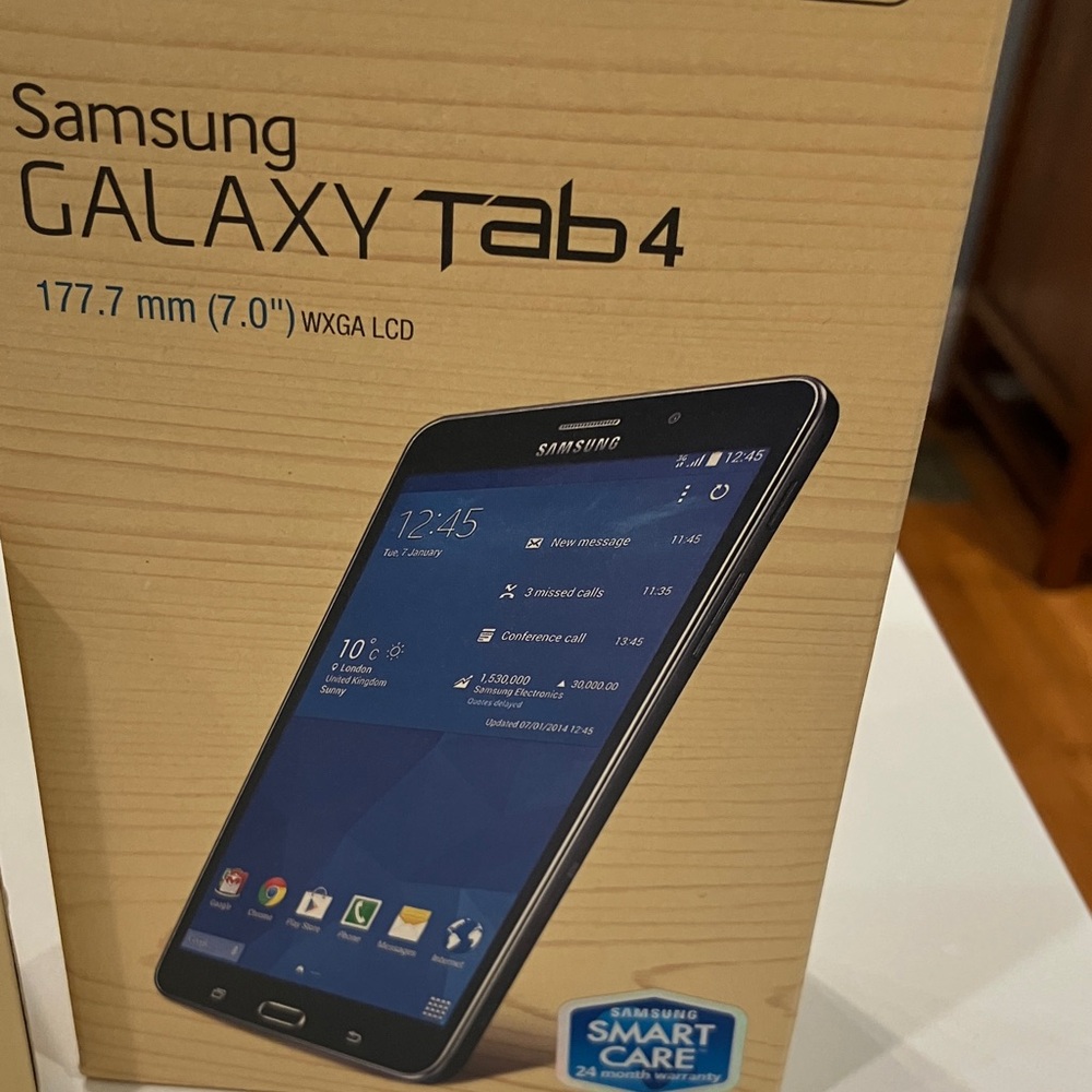 Samsung Galaxy Tab 4 Tablet in Black with Original Box - Picture 4 of 5